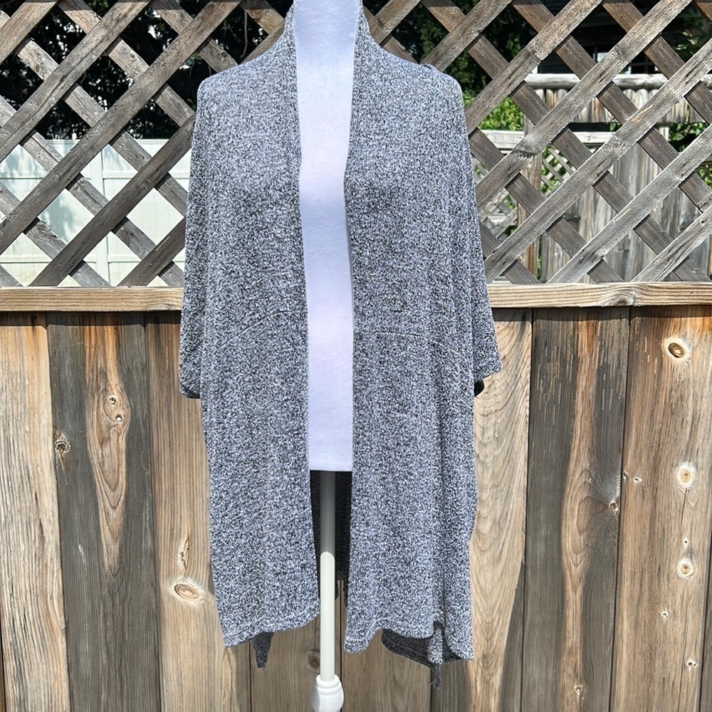 Happening in the Present Open Cardi size Medium